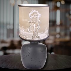 Fotolampa: Stolní lampa s vlastními fotografiemi –⁠ šedý keramický podstavec GALAXIE